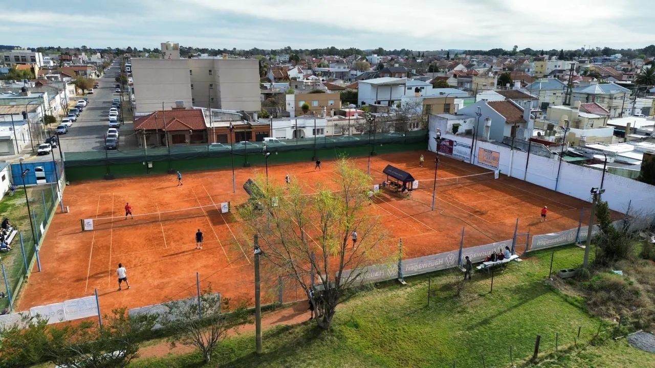 Completó con éxito la primera edición del Circuito de Singles de tenis del club Ferro de Olavarría